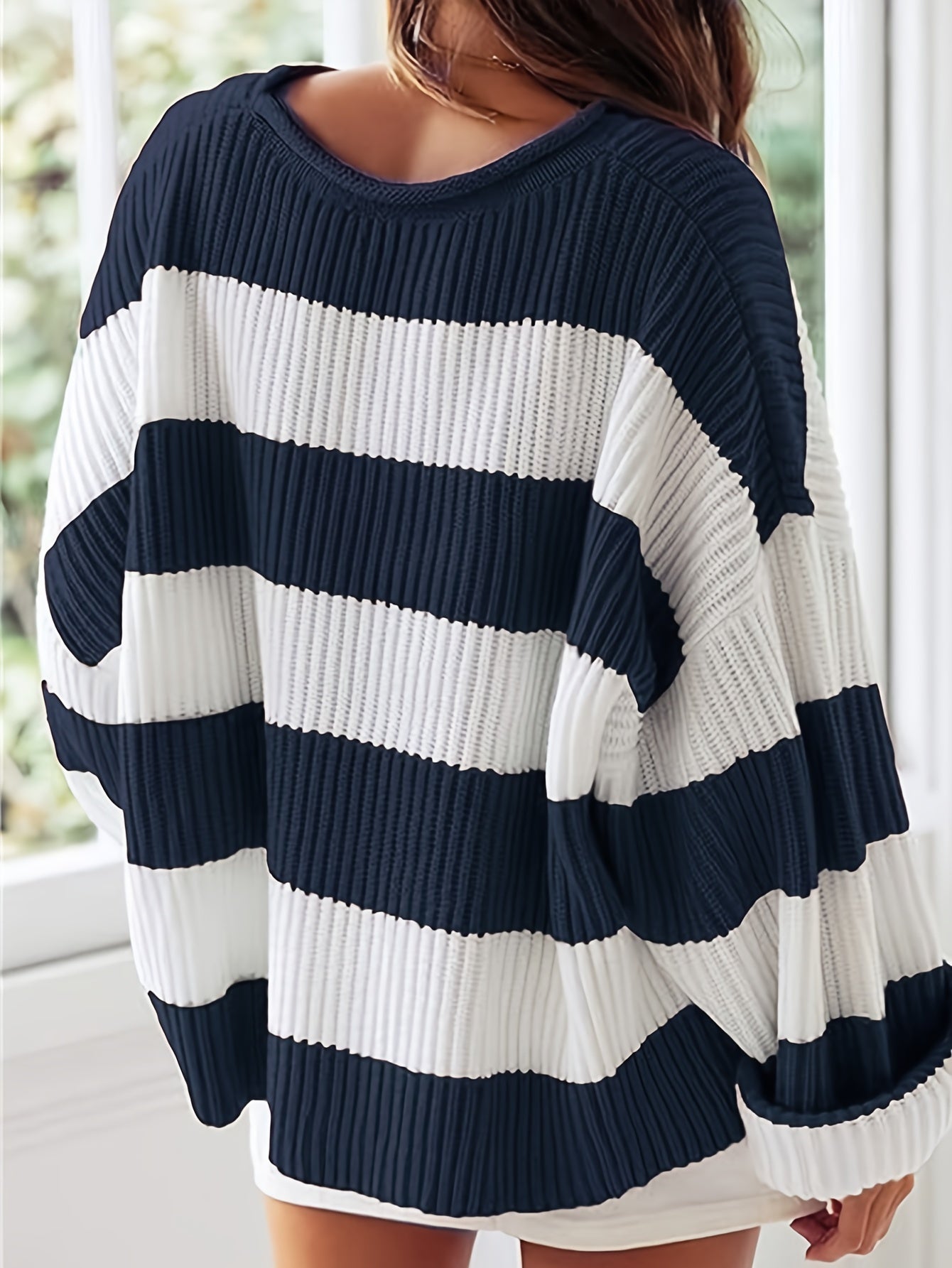 MODESSO® | Sweter w Paski z Okrągłym Dekoltem