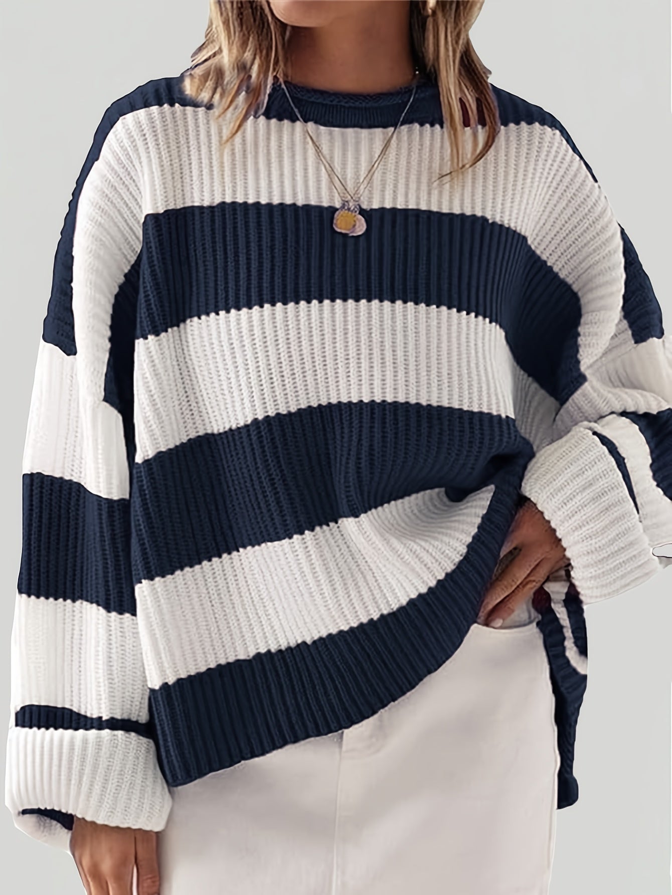 MODESSO® | Sweter w Paski z Okrągłym Dekoltem