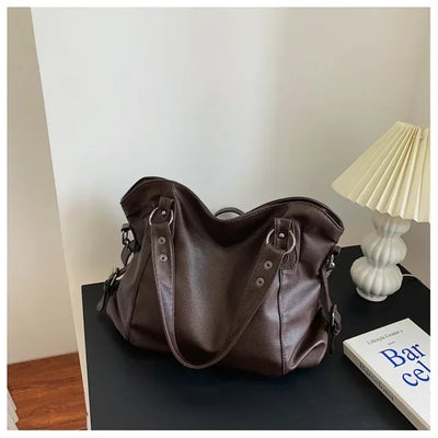 MODESSO® | Elegancka torba hobo na ramię